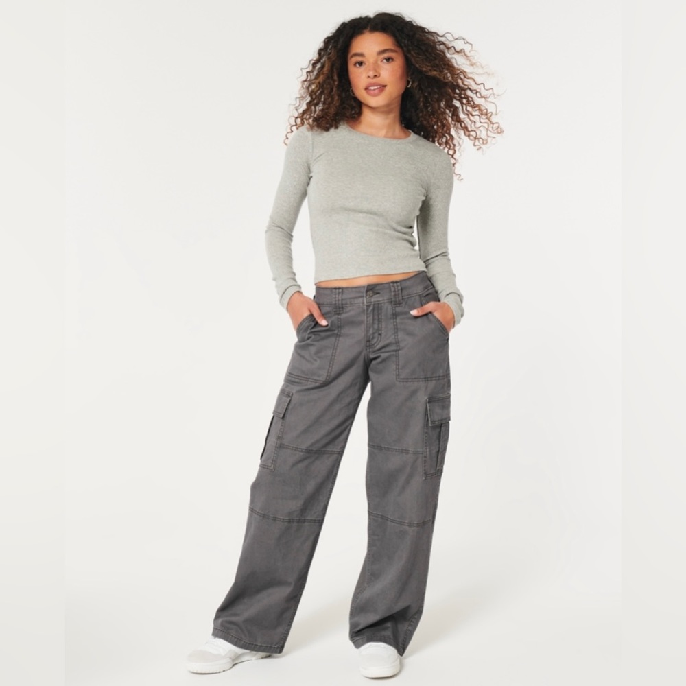 Hollister Low Rise Baggy Cargo Pants